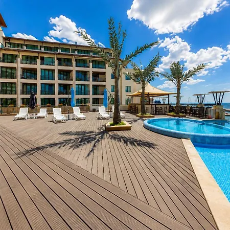 Marina - First Line & Pool Апартамент *